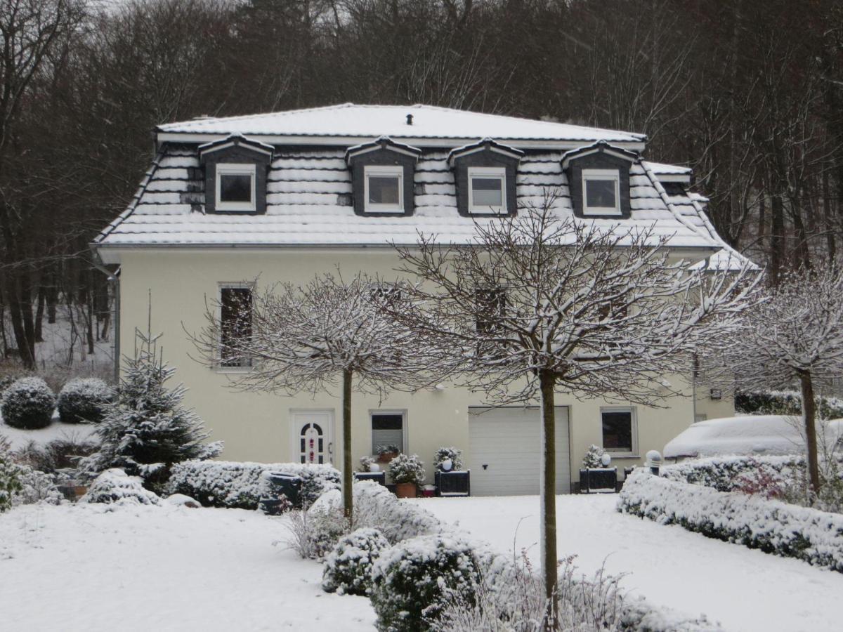 Weisses-Haus-Am-Kurpark-Fewo-Waldblick Quedlinburg Exterior photo